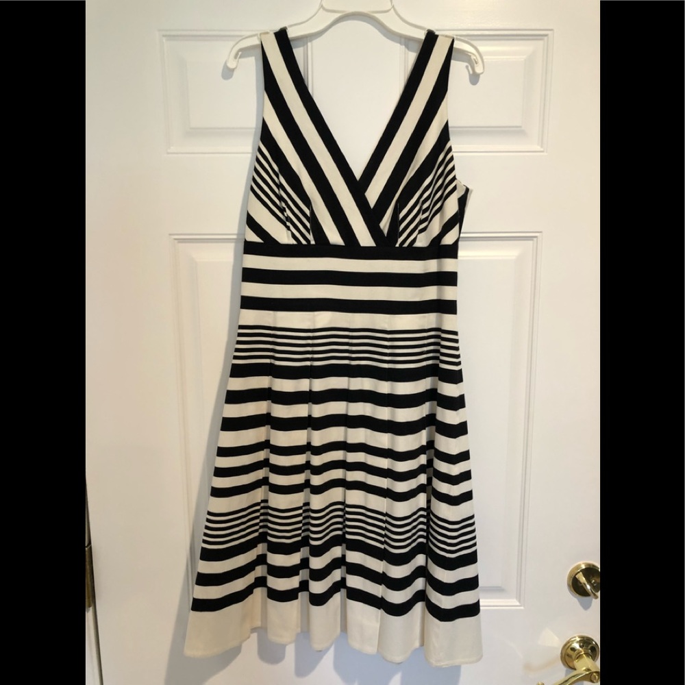 Beautiful WHBM Dress Size 4